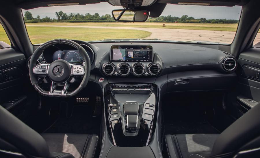 Торпедо Mercedes-AMG GT (C190) 2019 года  (NA) (фото 18 из 46)